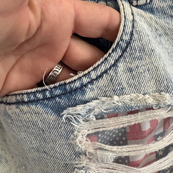 Forever 21 cut off shorts - Picture 2 of 4